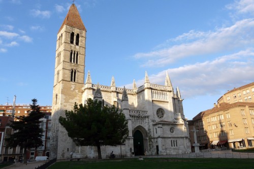 Одна из самых старых церквей Испании Санта Мария де Антигуа XI  век город Вальядолид Iglesia de Santa María de La Antigua Valladolid